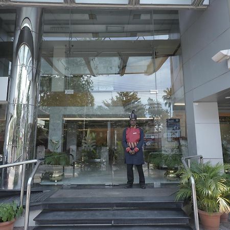 มัวร์ย่า ราชธานี Hotel Thiruvananthapuram ภายนอก รูปภาพ
