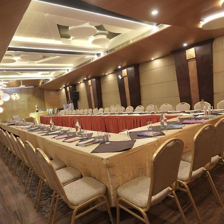 มัวร์ย่า ราชธานี Hotel Thiruvananthapuram ภายนอก รูปภาพ