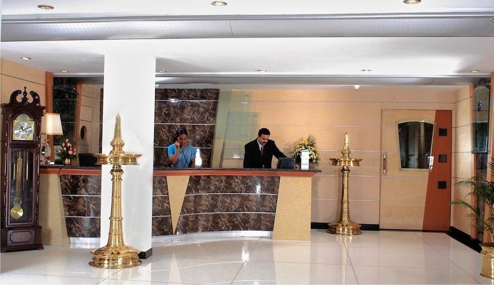 มัวร์ย่า ราชธานี Hotel Thiruvananthapuram ภายนอก รูปภาพ