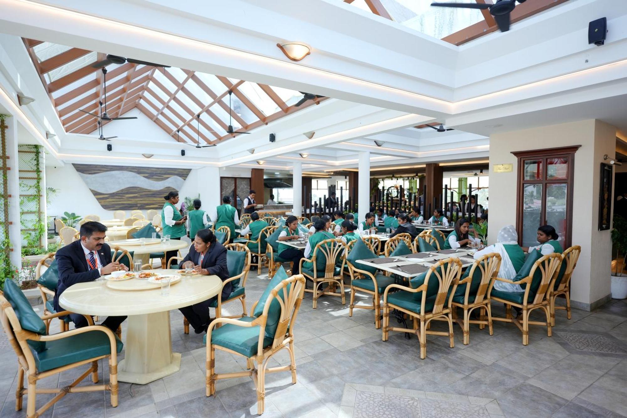มัวร์ย่า ราชธานี Hotel Thiruvananthapuram ภายนอก รูปภาพ
