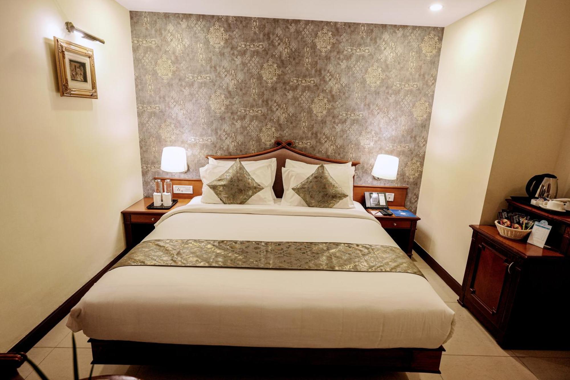 มัวร์ย่า ราชธานี Hotel Thiruvananthapuram ภายนอก รูปภาพ