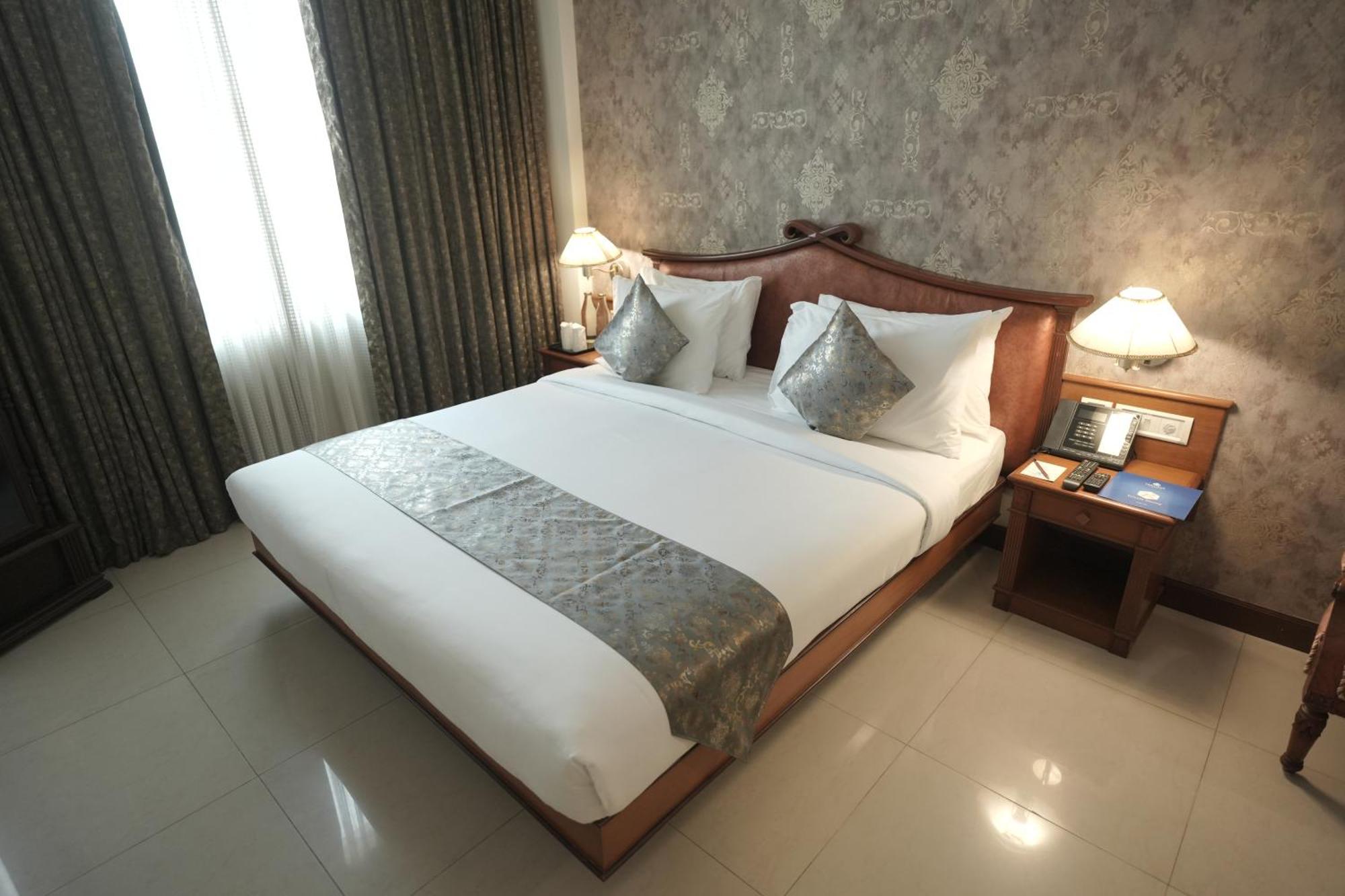 มัวร์ย่า ราชธานี Hotel Thiruvananthapuram ภายนอก รูปภาพ