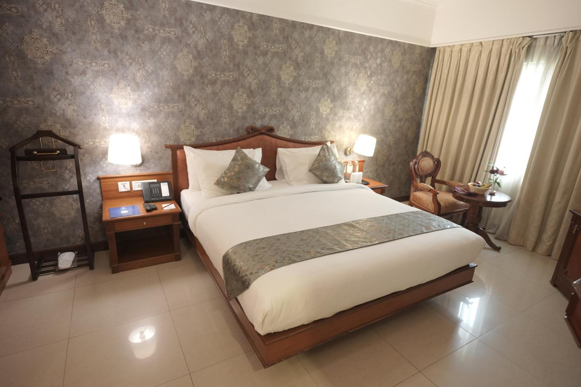 มัวร์ย่า ราชธานี Hotel Thiruvananthapuram ภายนอก รูปภาพ